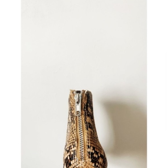 Steve Madden Snake Print Block Boots NEW - Picture 7 of 9